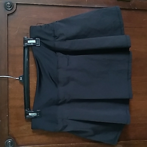 Black Athletic Skirt SKORT Sz M ☆ HIND Shorts - Picture 3 of 8